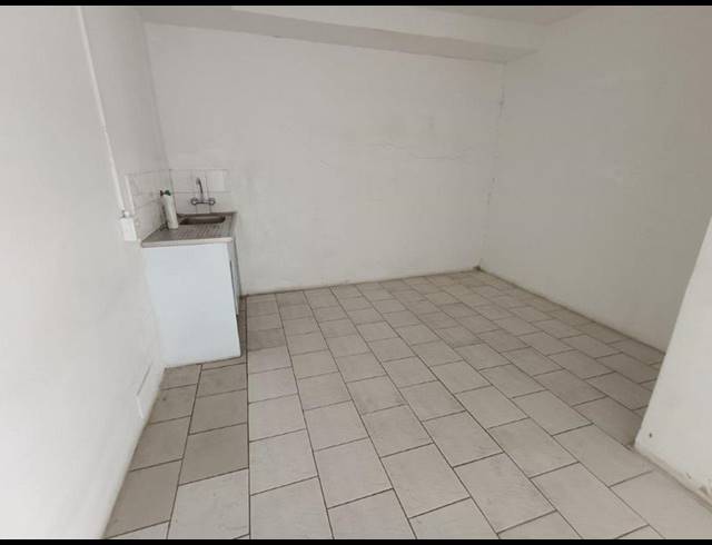 INDUSTRIAL PROPERTY TO RENT IN KAYA SAND